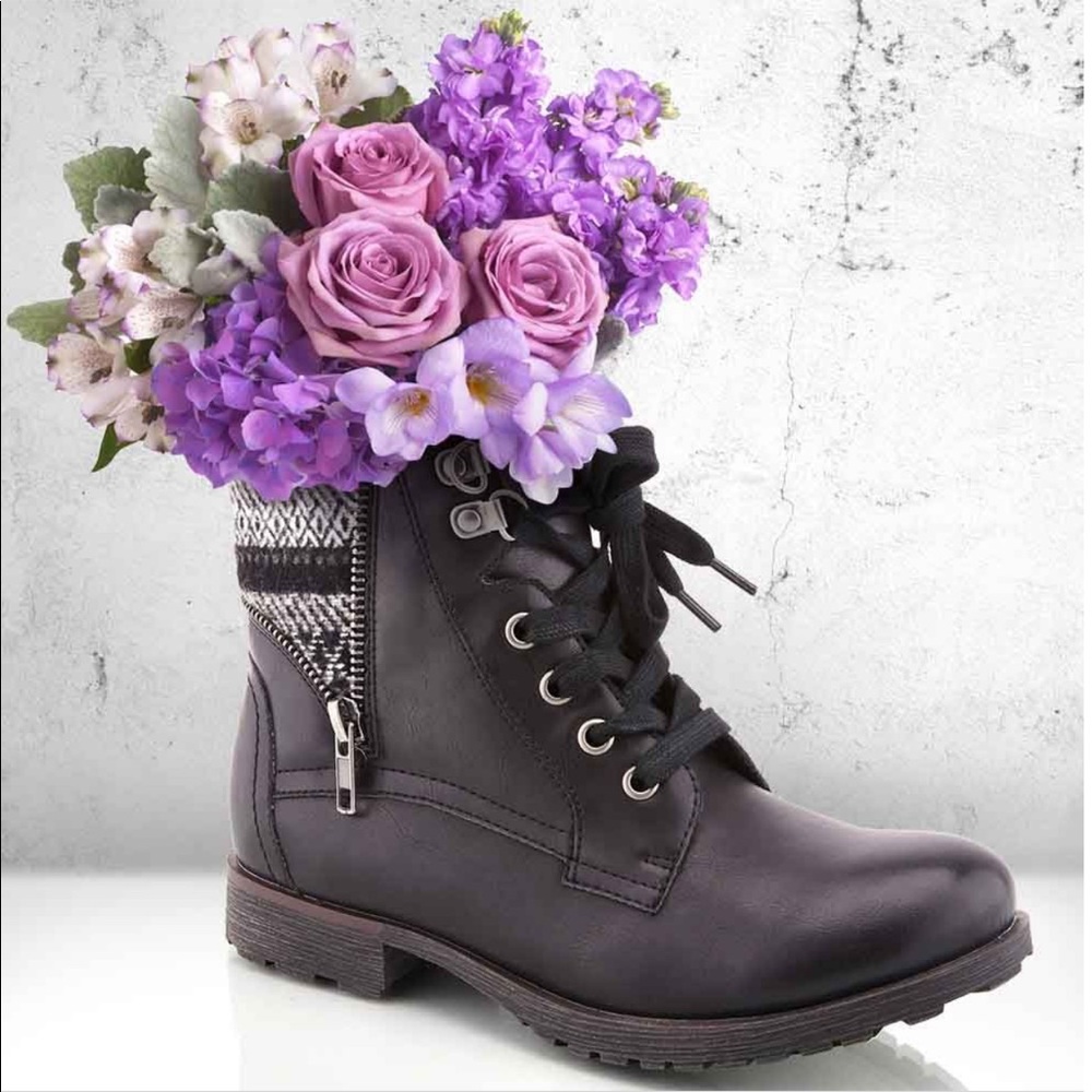 Black Lace Up Knit Collard Combat Moto Boots - Picture 1 of 3